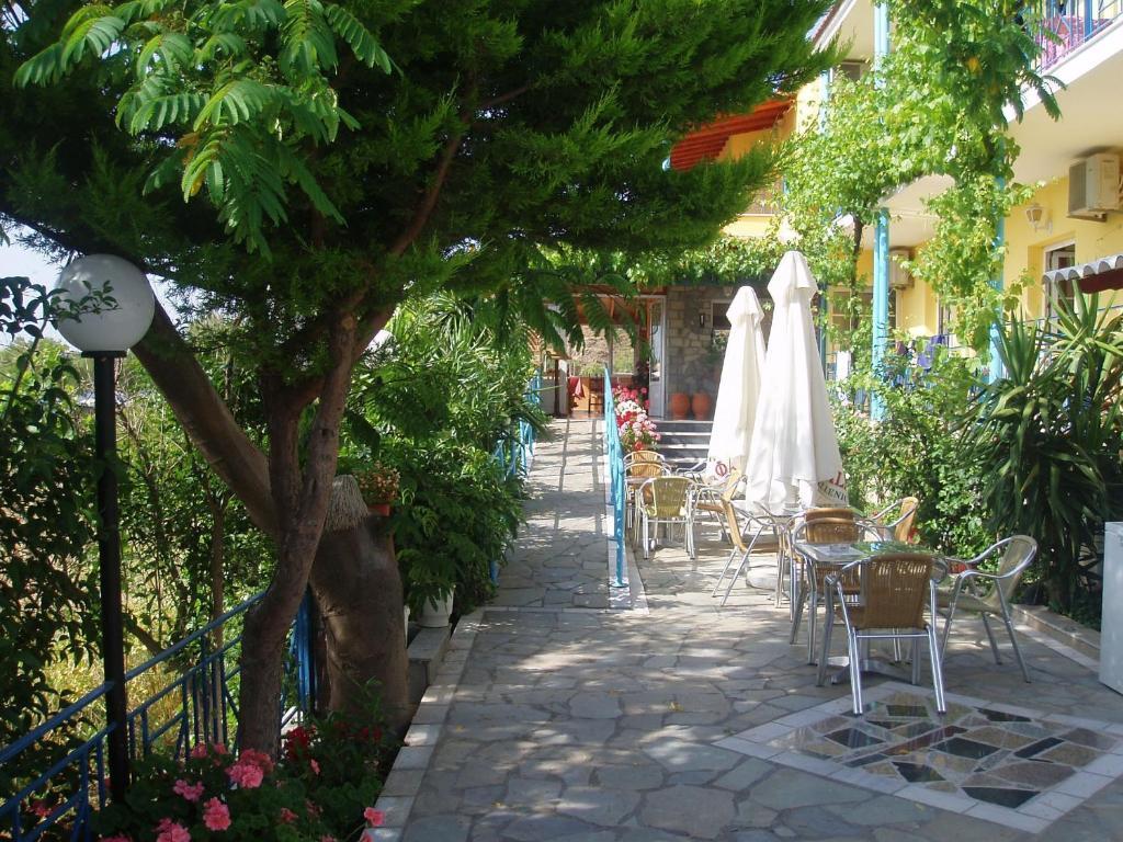 Anaxos Hotel Exterior photo