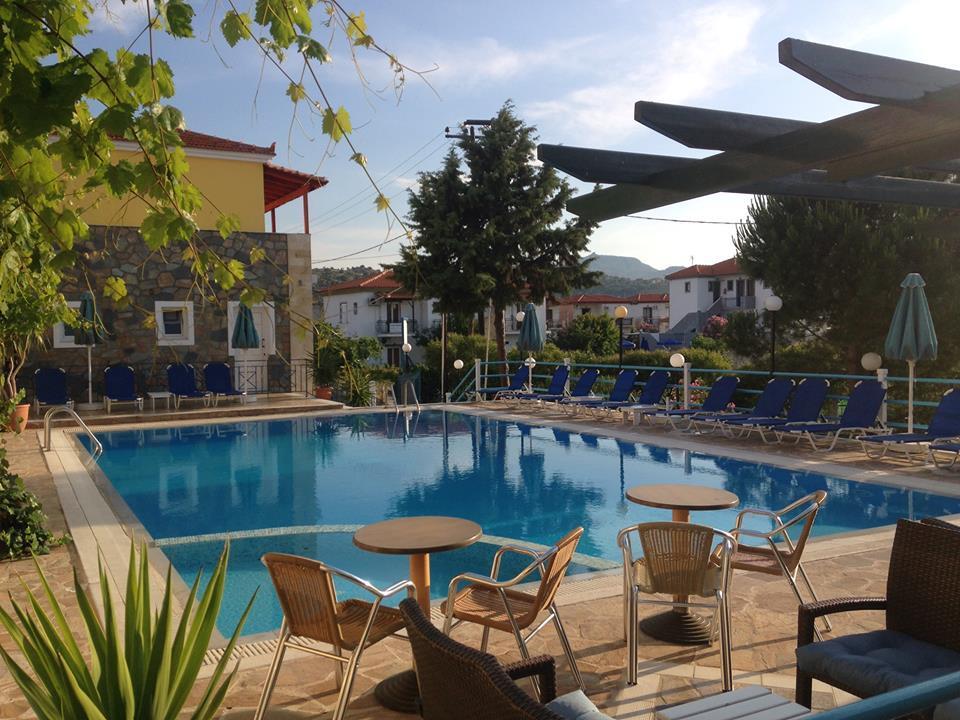 Anaxos Hotel Exterior photo
